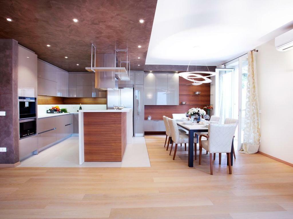 Appartement State Of The Art With 180 Degree Panoramic View, Pool And Sleeping Up To 10 Guests By Italian *